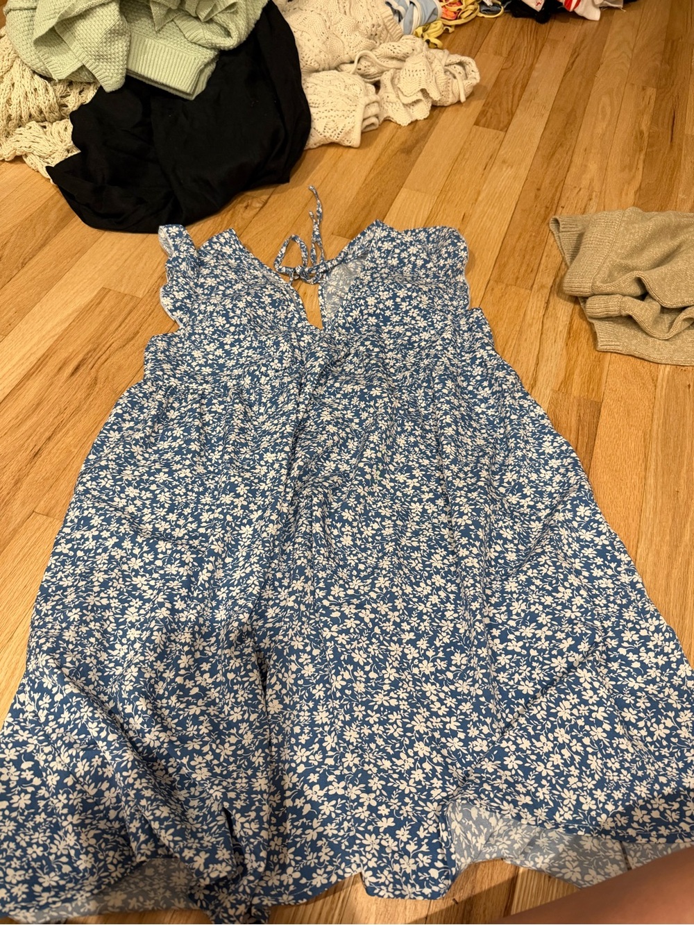 SHEIN Blue Floral Sleeveless Tie-Back Dress